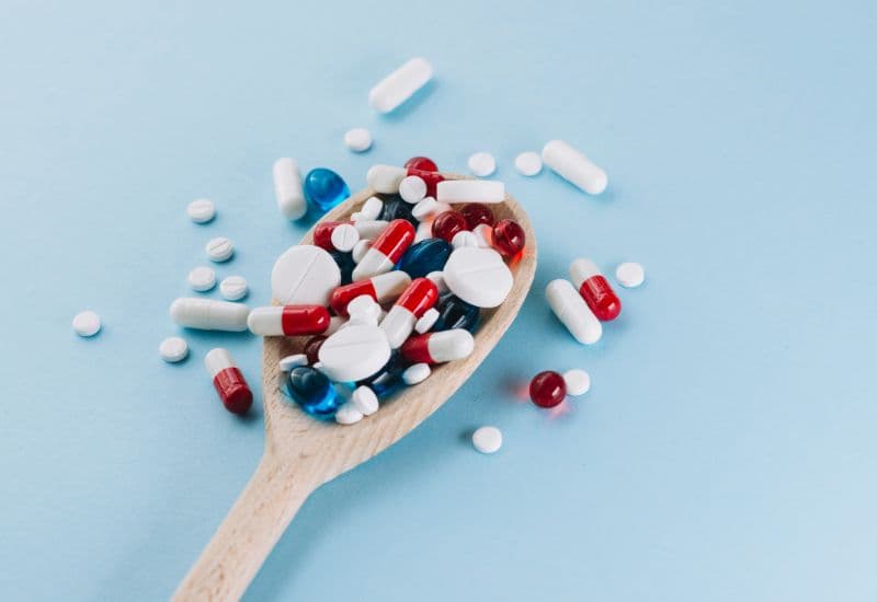 Thịt bò cần được loại bỏ khỏi thực đơn của người đang điều trị bằng thuốc hạ mỡ máu mạnh (statin, fibrat).