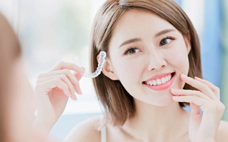 Niềng răng thẩm mỹ trong suốt