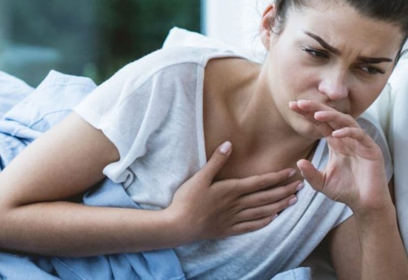 Liên tục ợ chua có thể do vấn đề về tiêu hóa.