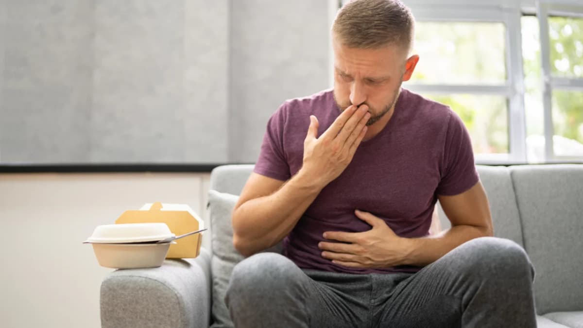 Thường xuyên ợ chua: Tác hại và cách khắc phục