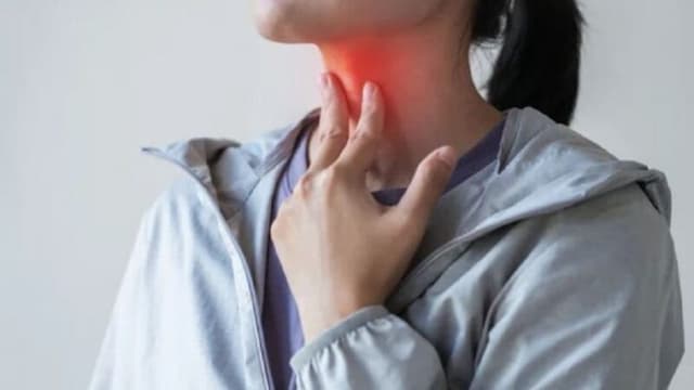 Ợ chua nóng cổ: Đừng nhầm với viêm họng thông thường