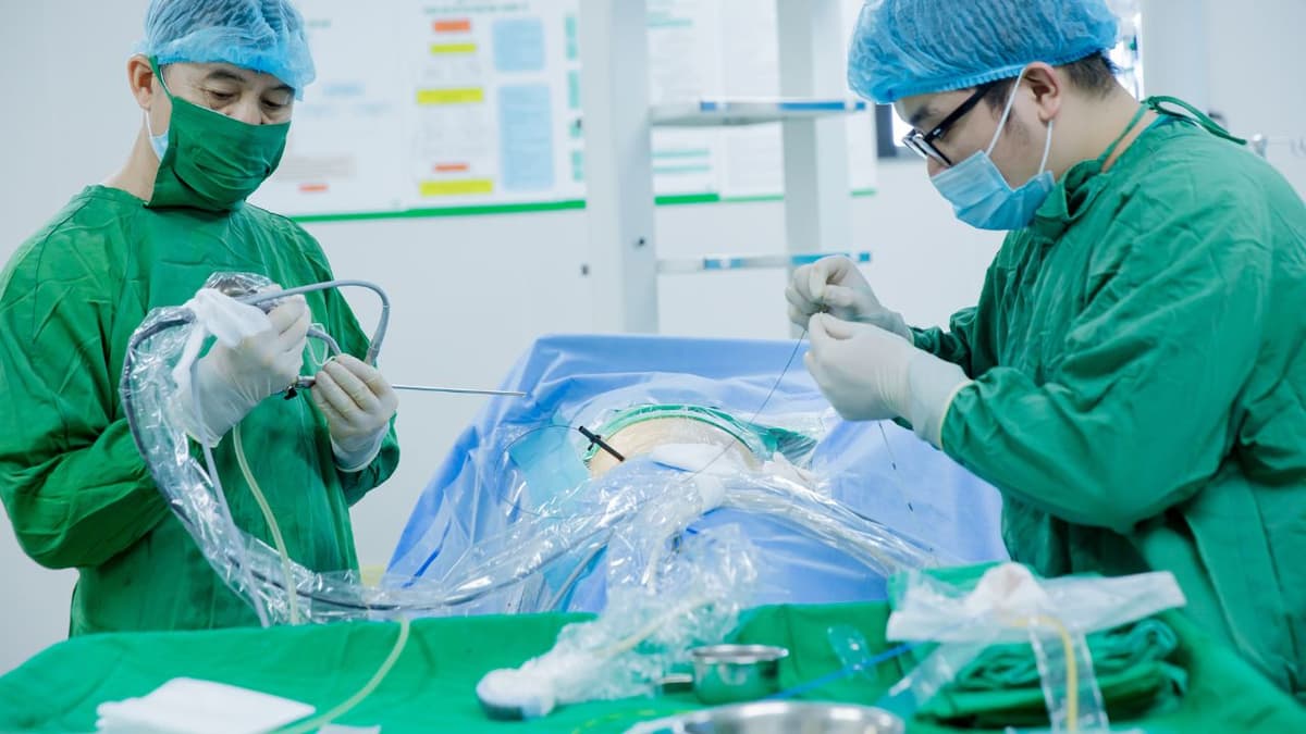 Tán sỏi thận nội soi ở đâu tốt? Tiêu chí chọn cơ sở uy tín