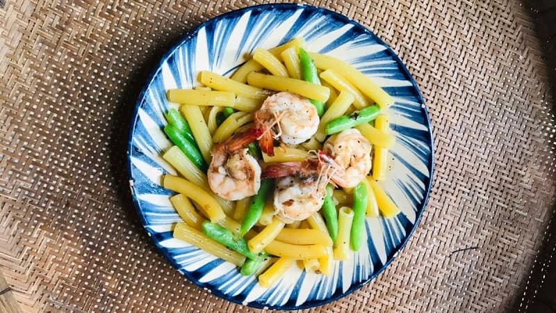 thực đơn cho bé 3 tuổi - nui 