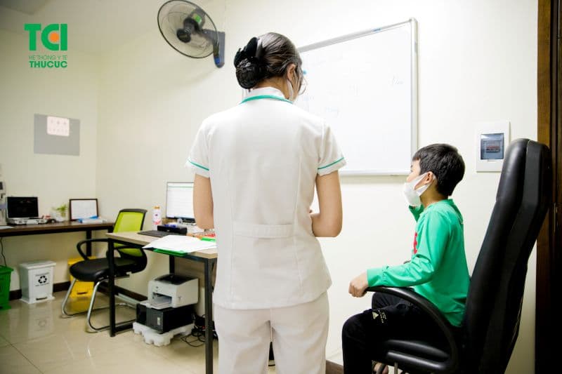 viễn thị ở người trẻ tuổi