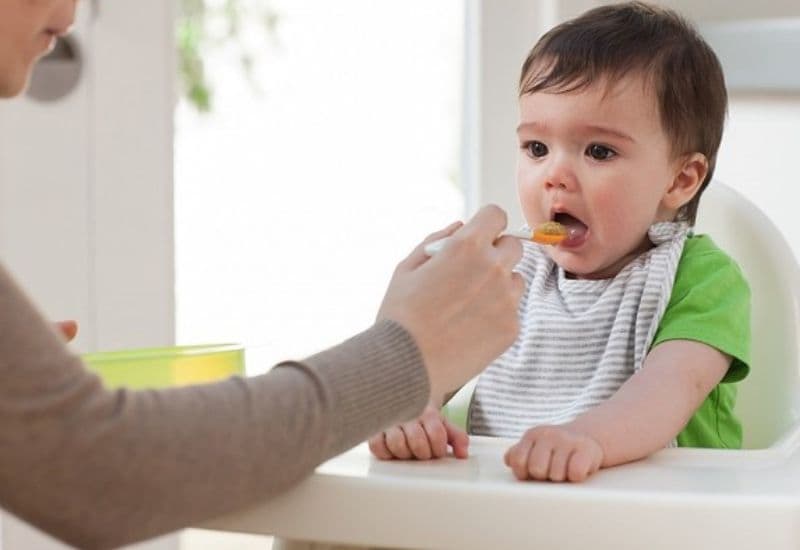 Yến sào cho trẻ suy dinh dưỡng cung cấp dưỡng chất cần thiết cho não bộ, giúp trẻ tập trung và ghi nhớ tốt hơn.