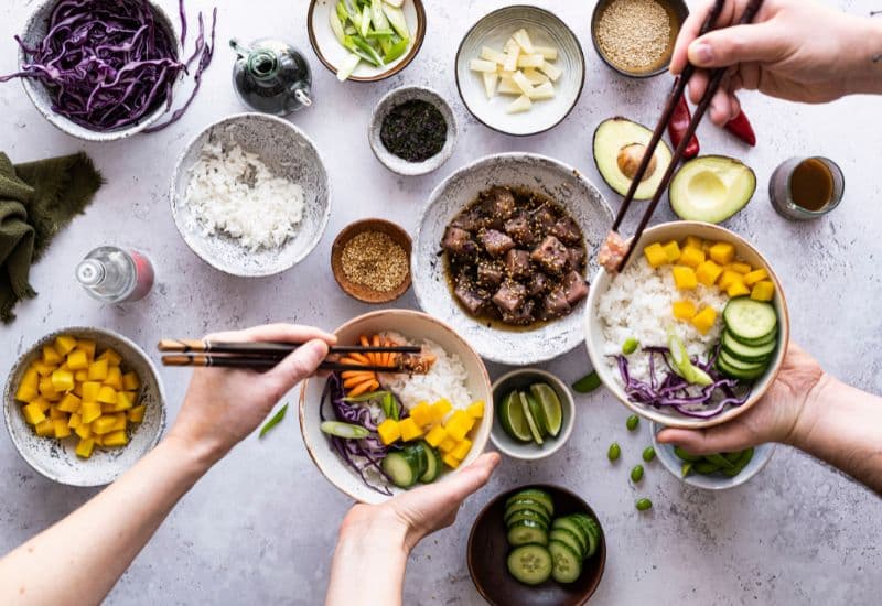 Thói quen ăn muối hoàn toàn có thể điều chỉnh.