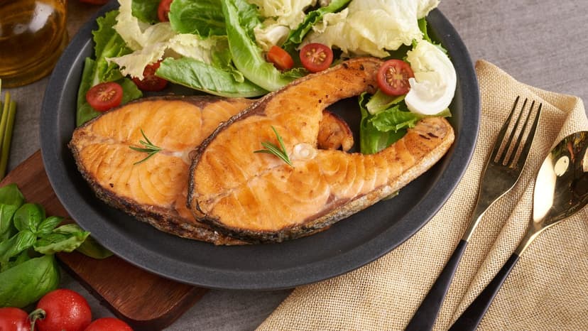 Tìm hiểu về vấn đề bị thuỷ đậu có kiêng ăn cá không