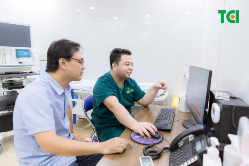 cần gặp bác sĩ để điều trị đúng cách 