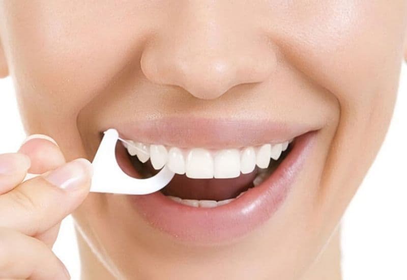 Vệ sinh răng miệng đúng cách là một trong những phương pháp hiệu quả nhất để cách khắc phục răng sâu.