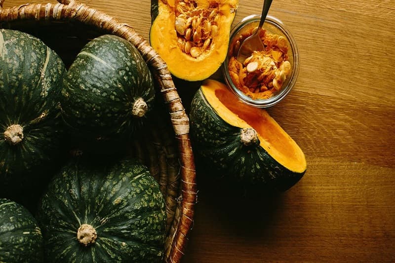 cho bé ăn bí đỏ có tốt không - bí đỏ chứa nhiều dưỡng chất