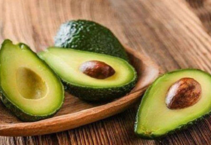 Cho bé ăn bơ đúng cách ngay từ sớm sẽ giúp bé hấp thu tối đa nguồn dưỡng chất quý giá.