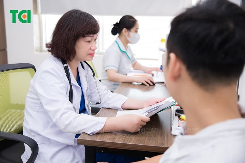 Điều trị thoái hóa khớp háng như thế nào?