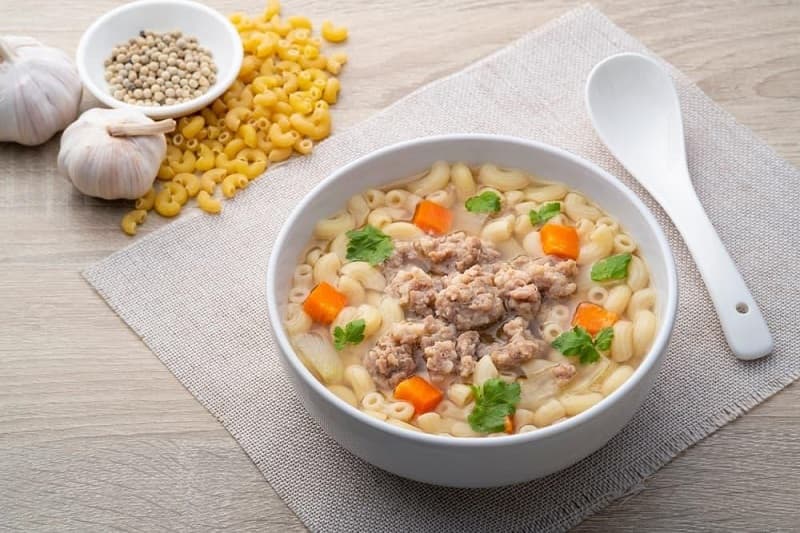 đổi món khi trẻ chán ăn cháo - nui nấu rau củ