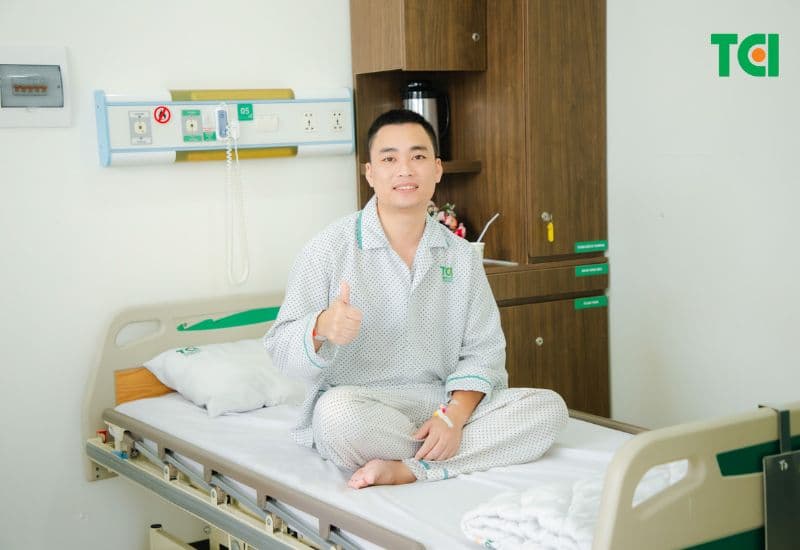 Anh T. được chẩn đoán viêm amidan mãn tính quá phát độ 4