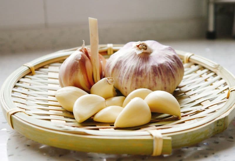 Ăn gì để diệt vi khuẩn Hp - Bổ sung tỏi và hành
