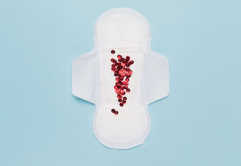 Giải đáp chi tiết thắc mắc: Máu báo thai ra nhiều không?