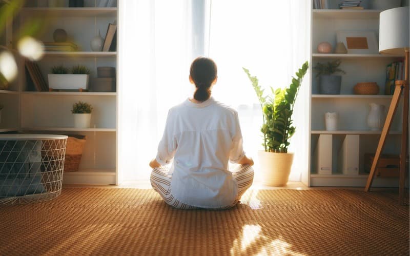 Thiền giúp giảm stress, từ đó hỗ trợ bảo vệ dạ dày nói riêng, tiêu hóa nói chung