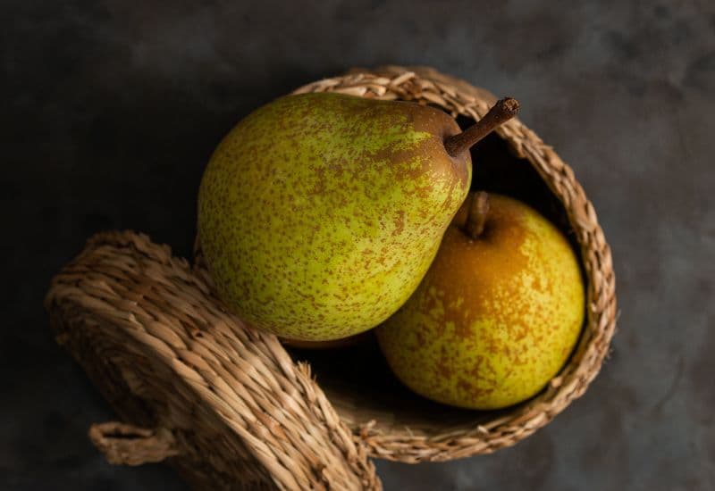 Trào ngược dạ dày nên ăn trái cây gì - Lê có tính mát, nhiều nước và ít axit, rất thích hợp cho người bị trào ngược.