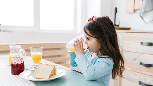 Cha mẹ nào cũng muốn biết trẻ ăn gì để phát triển chiều cao