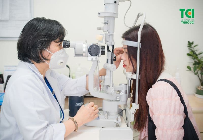 Khám mắt định kỳ xác định tình trạng loạn thị là như nào