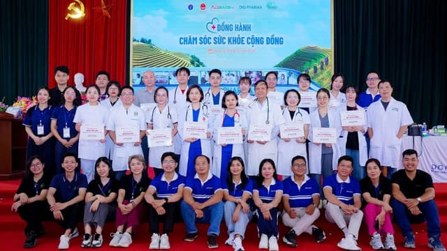 Hành trình thiện nguyện sau bão lũ của Thu Cúc TCI