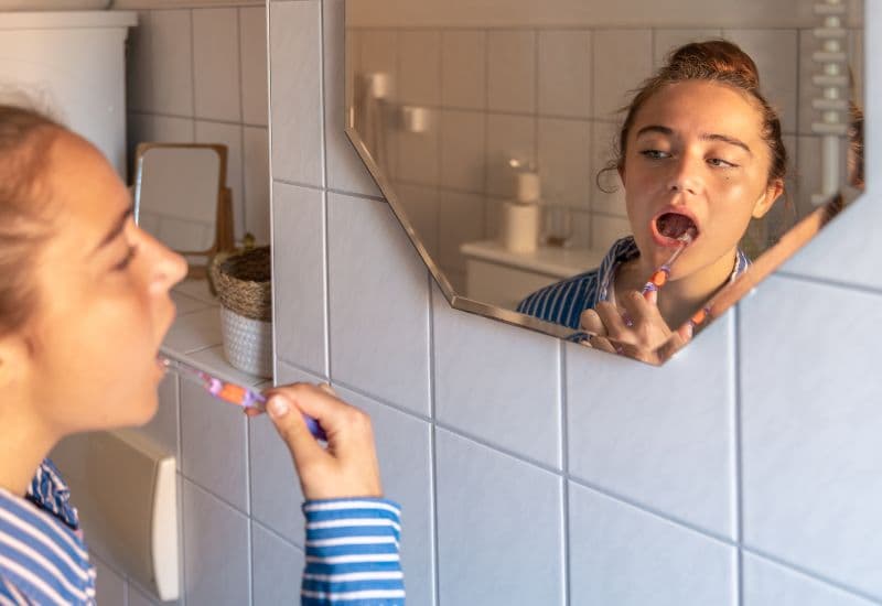 Sâu răng nhẹ đánh răng có hết không - Cách chăm sóc và phòng ngừa sâu răng hiệu quả tại nhà