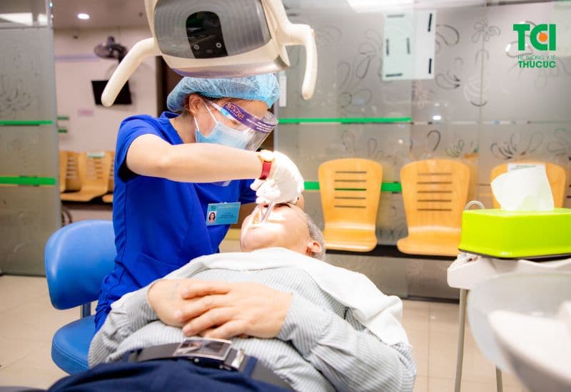 Viêm tuỷ răng - Khi nào người bệnh cần tới nha sĩ ngay?