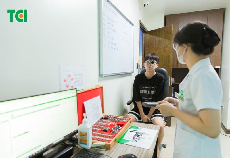 sai lầm khi chăm sóc mắt cận