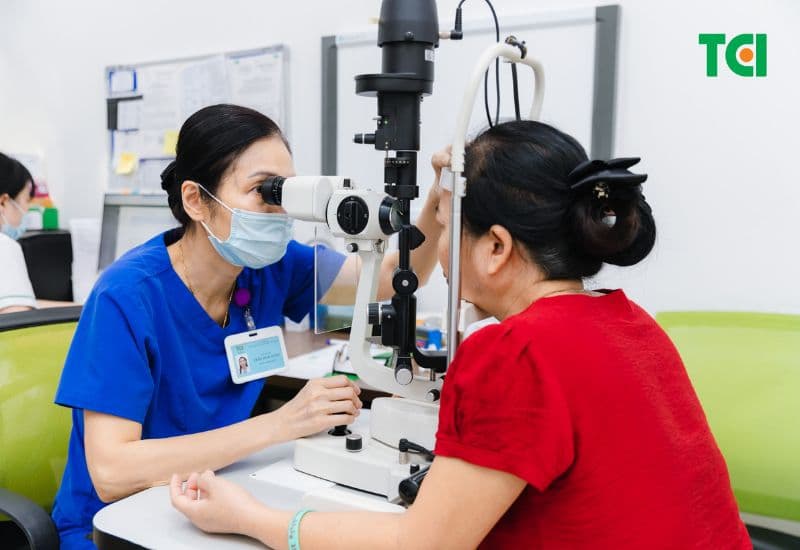 Mắt lồi nhẹ có nguy hiểm không