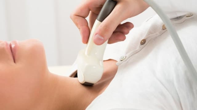 Sau mổ tuyến giáp bao lâu thì ăn được?