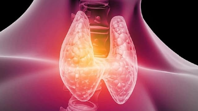 Sau mổ tuyến giáp bao lâu thì uống phóng xạ?