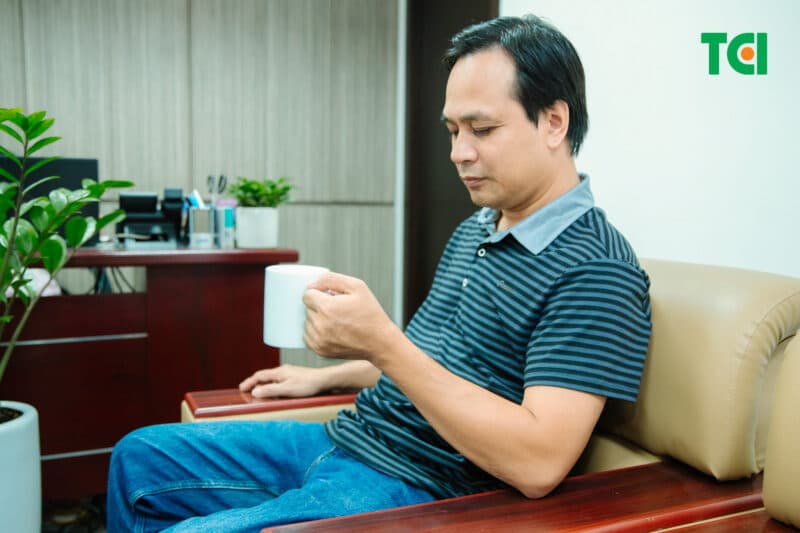 người lớn uống canxi có bị táo bón không