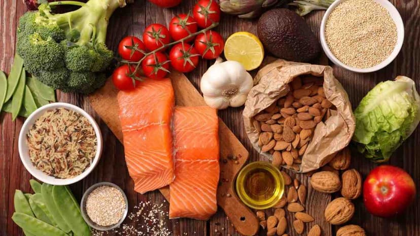 Bị bệnh thoái hóa chất trắng nên ăn gì?