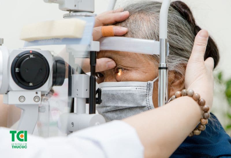 điều trị thoái hóa võng mạc