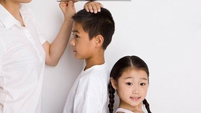 Các nguyên nhân dậy thì sớm ở trẻ gái và trai