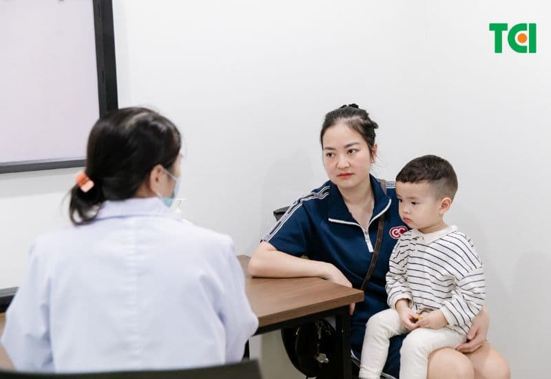 trẻ táo bón rặn không ra phải làm sao