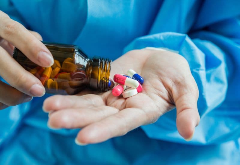 viêm võng mạc sắc tố có chữa được không