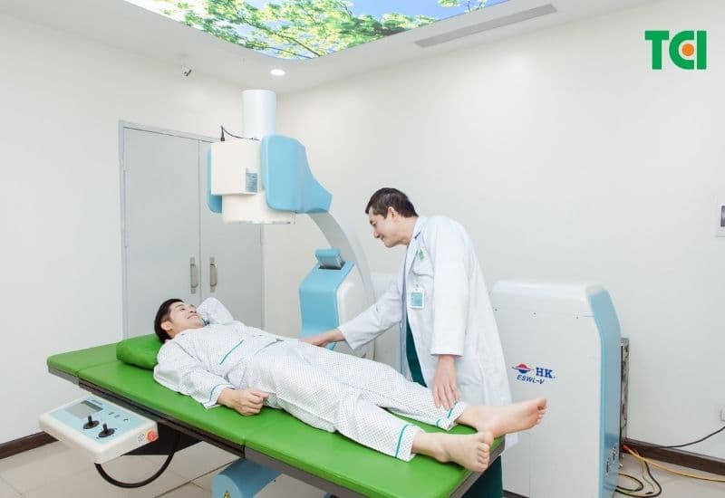 bị sỏi niệu quản có quan hệ được không