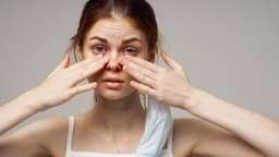 Áp xe tuyến lệ là gì? Có nguy hiểm không?