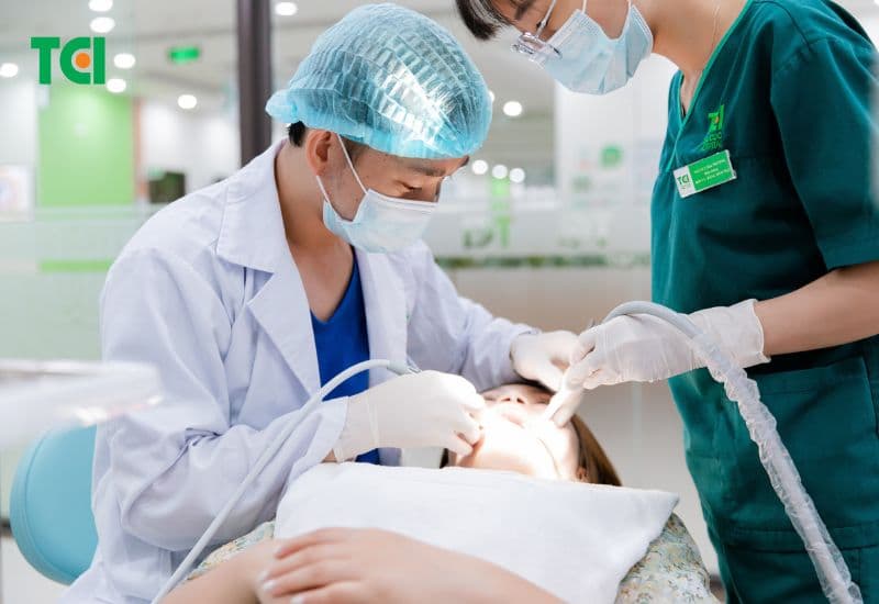 bao nhiêu tuổi hết mọc răng khôn