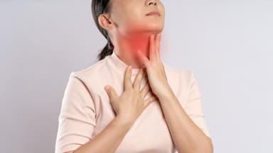 Bệnh suy giáp có phải mổ không?