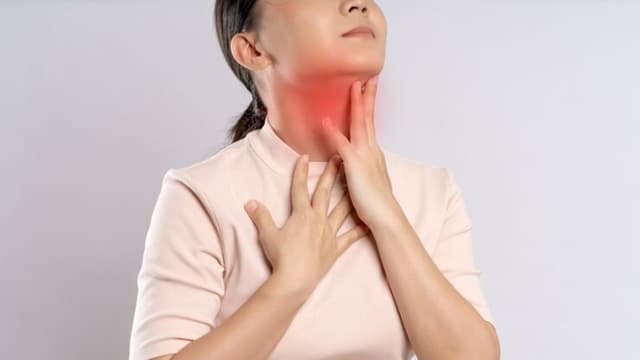 Bệnh suy giáp có phải mổ không?