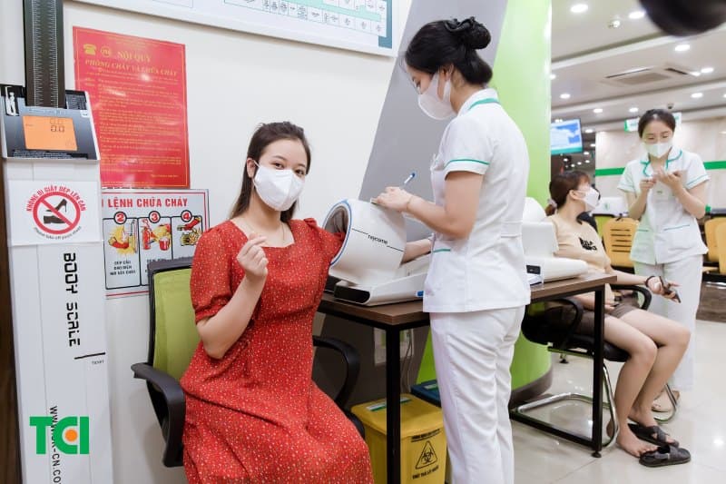 chỉ số LEU trong nước tiểu bà bầu