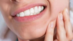 Làm sao để hết nghiến răng khi ngủ ở người lớn và trẻ em?