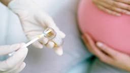 Lượng protein trong nước tiểu của bà bầu bao nhiêu là tốt?