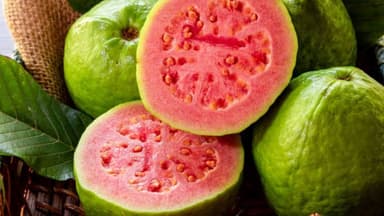 Bị suy thận ăn ổi được không?