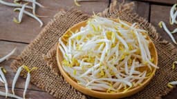 Bị suy thận có ăn được giá đỗ không?