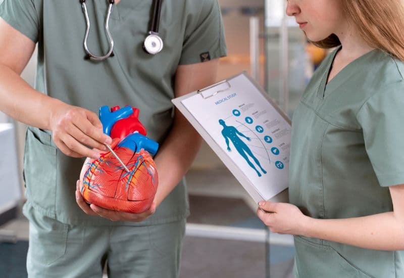 tắc động mạch trung tâm võng mạc