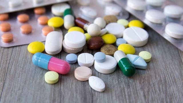 Tại sao thuốc lợi tiểu làm tăng acid uric? Cơ chế và lưu ý