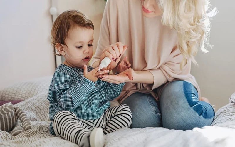 thuốc bôi kháng histamin cho trẻ em